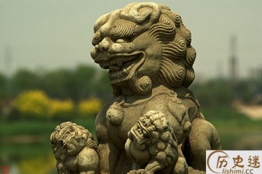 石狮子为什么张着嘴