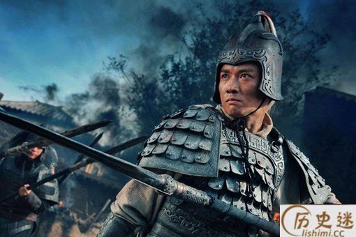 关羽看不起黄忠马超,但是为什么却对赵云没意见