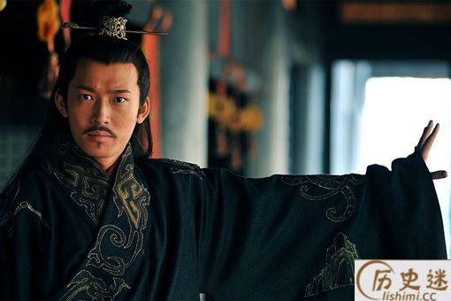 孙权向曹丕称臣,却把他和刘备都给耍了!