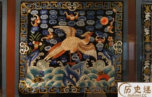 古代官员都是多少岁退休