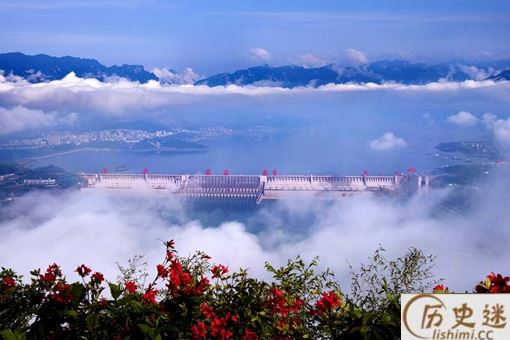 三峡发现一条受伤真龙是真的吗