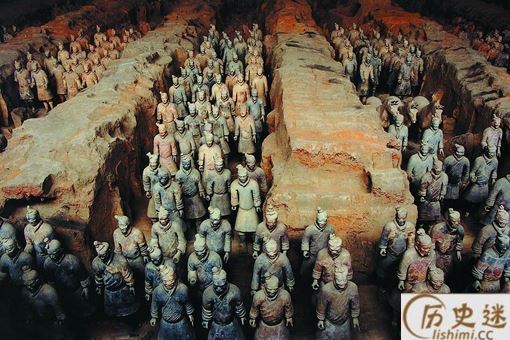 兵马俑中间那个长土堆是干什么用的