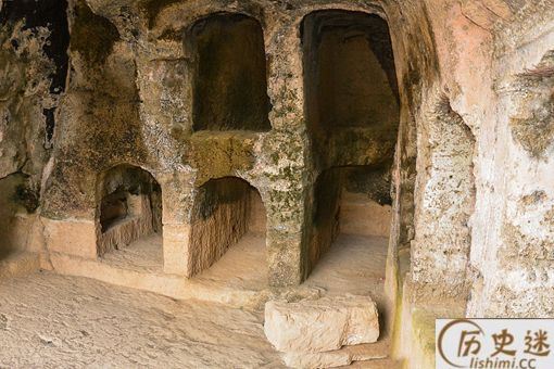 辽宁有一座怪山,常年寸草不生,专家表示这底下大有来头