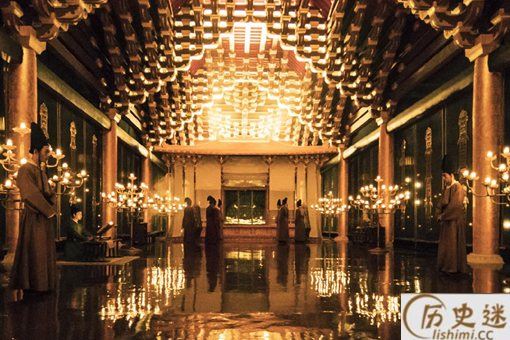 古代官员是怎么上朝的