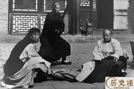 清宫太监打板子能把豆腐里面打碎外面却完好无损