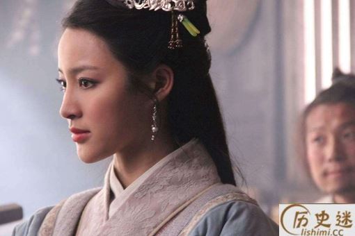 武松杀潘金莲之前为何先把衣服扯开