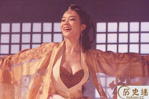 妲己为何总喂纣王吃葡萄