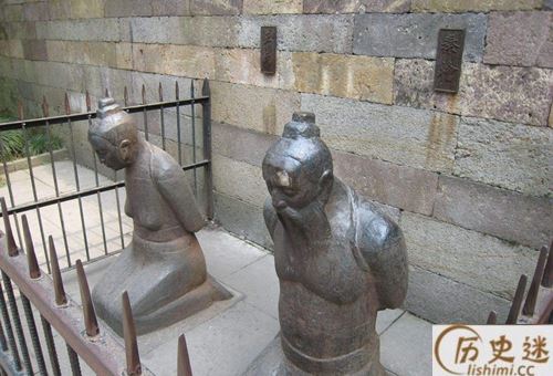 秦桧在岳飞庙前跪了八百多年了,真的就再也站不起来了吗