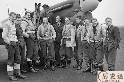 盘点从最高高度不带降落伞坠落生还者,谁是这项吉尼斯记录的保持者