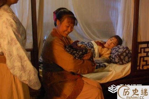 古代生孩子的时候为什么需要大量热水