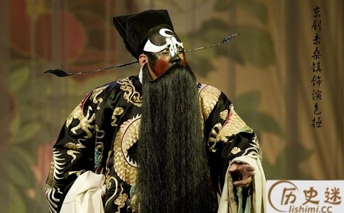 包拯为什么可以穿龙袍