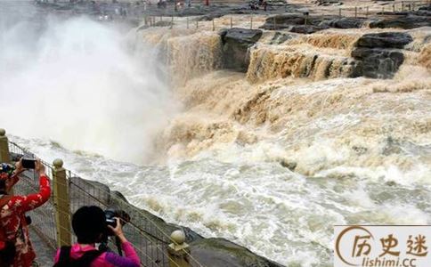 壶口瀑布半清半浊是怎么形成的