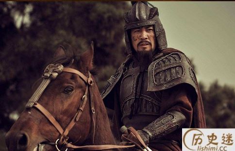 卧龙凤雏得一可安天下后一句话是什么