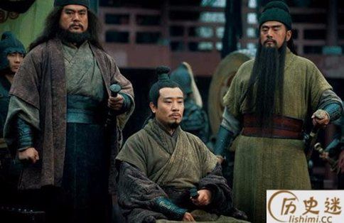 关羽投降曹操刘备不怕关羽变节么