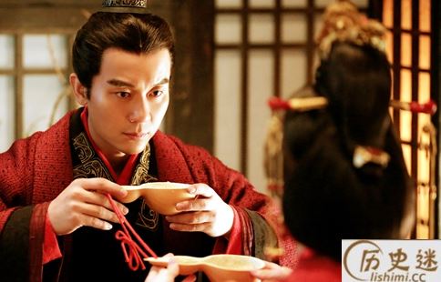 曹丕是怎么当上皇帝的