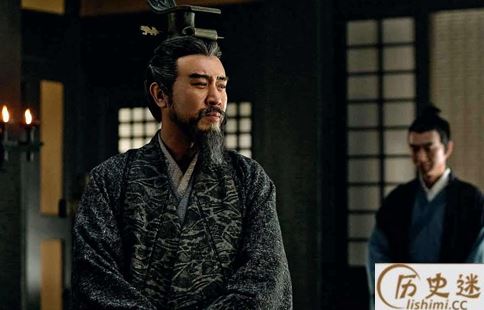 曹操是怎么操控吕布和刘备为自己做事的