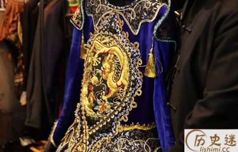 古代官员都是多少岁退休