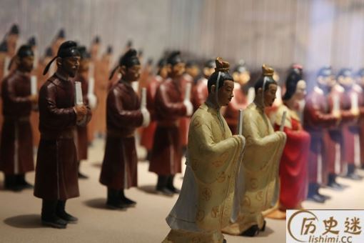 古代官员几点上朝