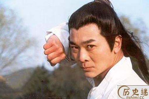 此人身怀正邪两种神功,原型竟是金庸家仆