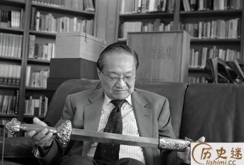 李敖总是骂金庸,金庸为什么不选择反击