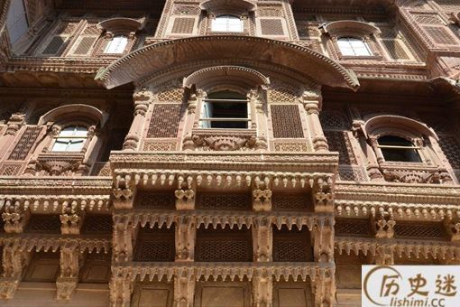 波斯人为什么要把罗马皇帝剥皮、填草、挂墙上