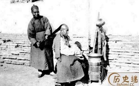 清朝人都要留辫子那么秃顶的和光头人怎么办