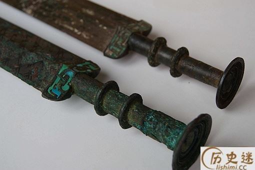 秦始皇陵里压弯的剑,弹直后去哪儿了