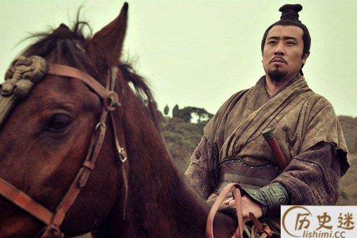 关羽不管是武力值还是智谋比张飞强,为什么诸葛亮反而更喜欢张飞呢