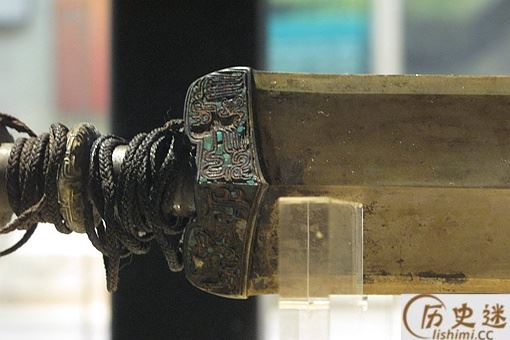 秦始皇陵里压弯的剑,弹直后去哪儿了