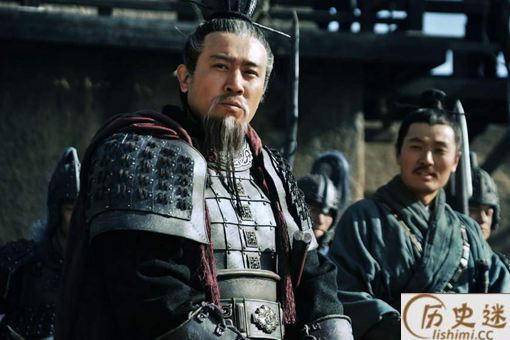 汉献帝比刘备辈分更高,为什么还要叫他“皇叔”