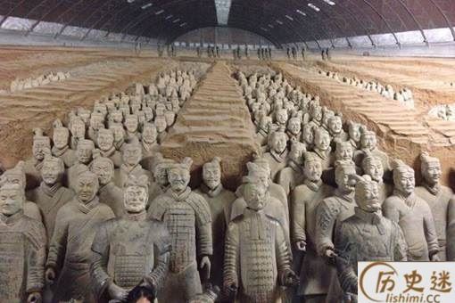 兵马俑中的陶俑,为什么都没有戴头盔