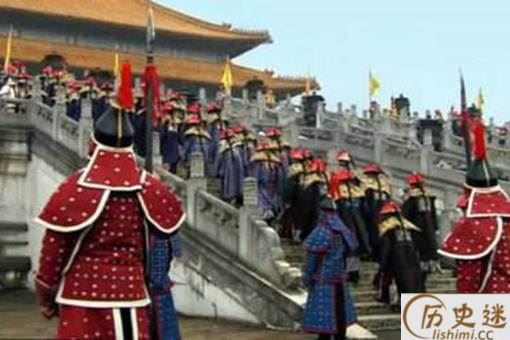 清朝的官员们为何每天要饿着肚子上朝