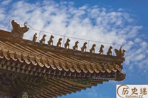故宫屋脊上雕刻的老人是什么