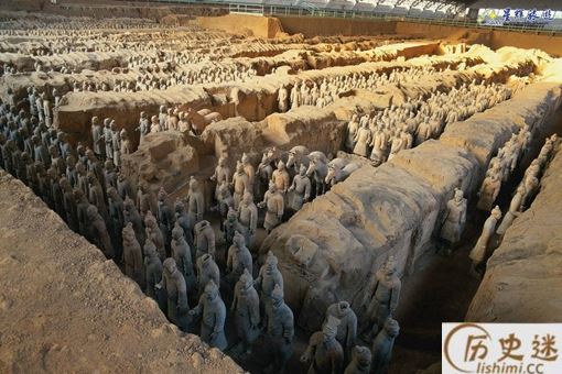 兵马俑中间那个长土堆是干什么用的