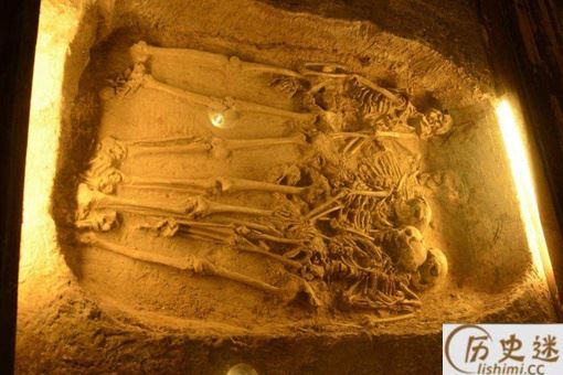 朱元璋殉葬的嫔妃们,为何尸骨呈八字形