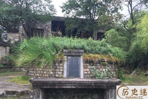 揭秘为何说宁在坟头过夜,不从空宅老屋过