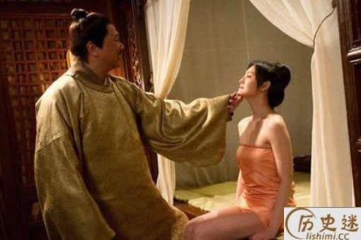 古代男主与小妾行房为何正妻要在一旁