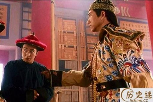 此人身怀正邪两种神功,原型竟是金庸家仆