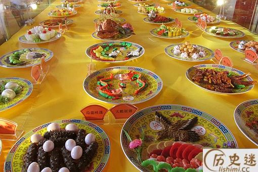 古代皇帝每天吃的饭真的有几百道菜吗