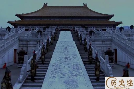 古代大臣上朝时口含一片人参是为什么