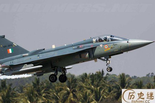 印度飞行员误降敌方机场,一句话化解尴尬