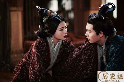 曹皇后是曹操的女儿,为什么她要向着汉献帝