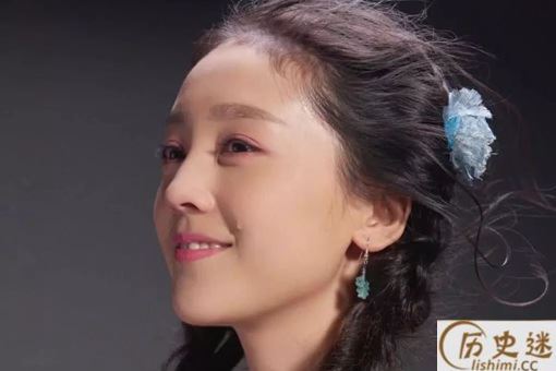 海兰珠不用跪皇太极历史是真的吗？