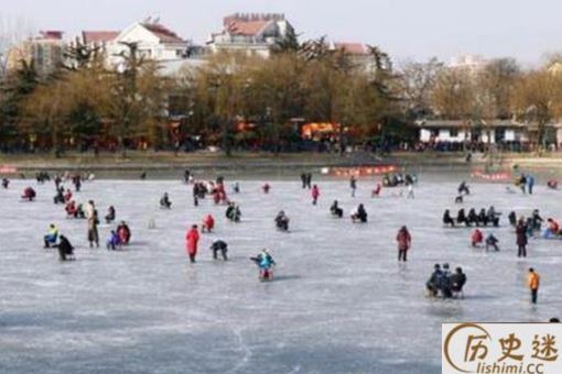 15岁女革命者救落水儿童丧命,20年后落水儿童却走上不归路