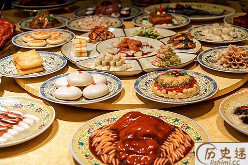 古代皇帝每天吃的饭真的有几百道菜吗