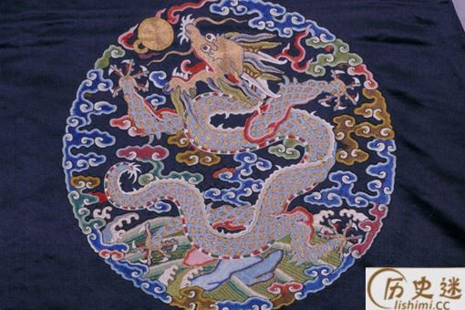 清朝龙褂破损如何修复