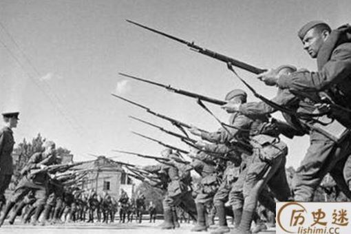 苏联奇葩军官,战前开会一直开到全军被俘