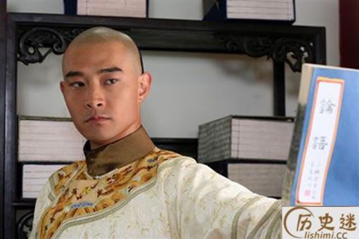 皇帝一个月的工资折合多少