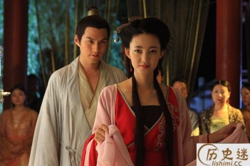 乾隆死后,嘉庆是怎么对待乾隆的50多位妃子的