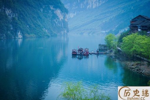 陶渊明到底穷不穷